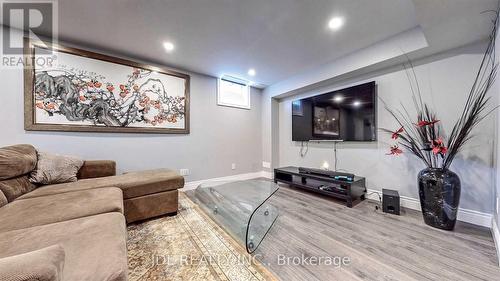 92 Princess Diana Drive, Markham, ON - Indoor Photo Showing Living Room