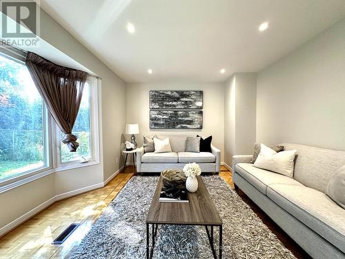 273 Spring Gate Boulevard, Vaughan (Crestwood-Springfarm-Yorkhill), ON - Indoor Photo Showing Living Room