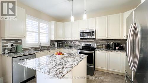 36 Roulette Crescent, Brampton, ON - Indoor Photo Showing Kitchen With Upgraded Kitchen