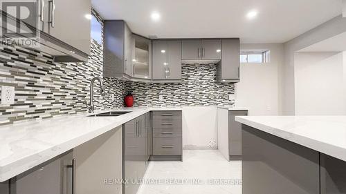 36 Roulette Crescent, Brampton, ON - Indoor Photo Showing Kitchen With Double Sink With Upgraded Kitchen