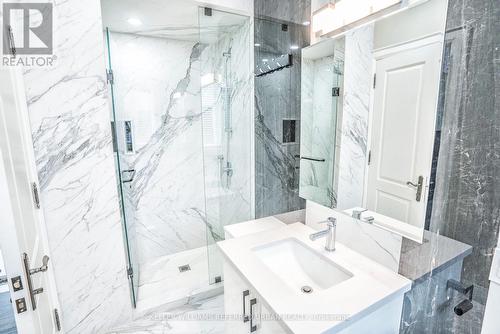 83 Floral Parkway, Toronto (Maple Leaf), ON - Indoor Photo Showing Bathroom