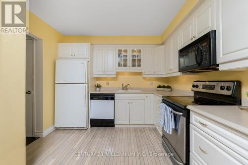 27 - 638 Forestwood Crescent, Burlington (Appleby), ON - Indoor Photo Showing Kitchen