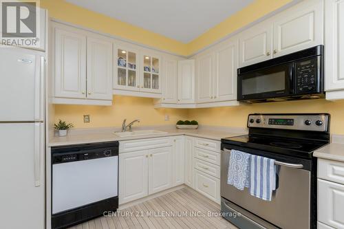 27 - 638 Forestwood Crescent, Burlington (Appleby), ON - Indoor Photo Showing Kitchen