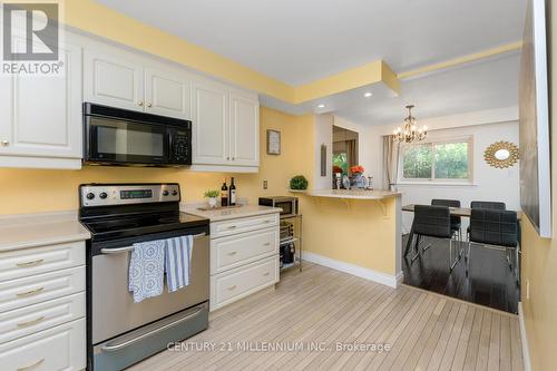 27 - 638 Forestwood Crescent, Burlington (Appleby), ON - Indoor Photo Showing Kitchen