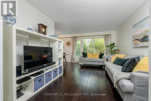 27 - 638 Forestwood Crescent, Burlington (Appleby), ON - Indoor Photo Showing Living Room