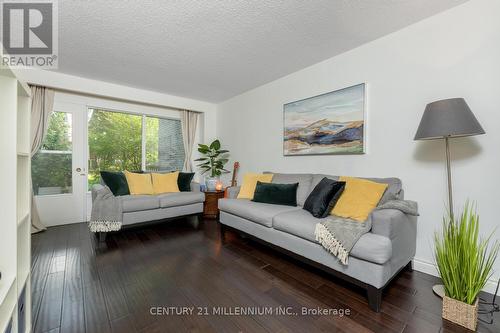 27 - 638 Forestwood Crescent, Burlington (Appleby), ON - Indoor Photo Showing Living Room