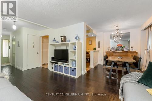 27 - 638 Forestwood Crescent, Burlington (Appleby), ON - Indoor Photo Showing Living Room