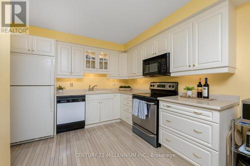 27 - 638 Forestwood Crescent, Burlington (Appleby), ON - Indoor Photo Showing Kitchen