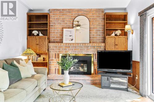 5417 Sheldon Park Drive, Burlington, ON - Indoor Photo Showing Living Room With Fireplace