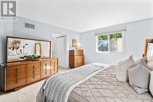 5417 Sheldon Park Drive, Burlington, ON - Indoor Photo Showing Bedroom