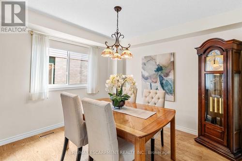 5417 Sheldon Park Drive, Burlington, ON - Indoor Photo Showing Dining Room