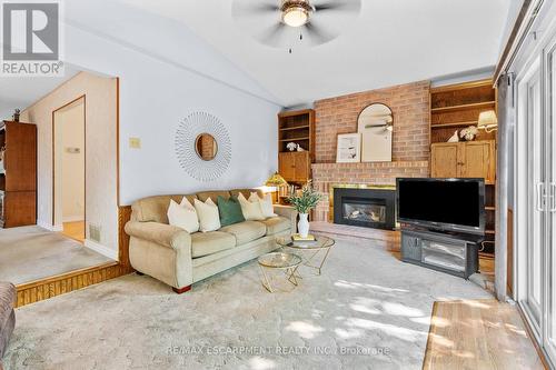 5417 Sheldon Park Drive, Burlington, ON - Indoor Photo Showing Living Room With Fireplace