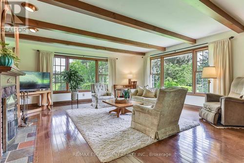 2501 #1 Side Road, Burlington, ON - Indoor Photo Showing Living Room