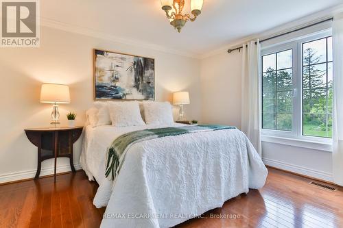 2501 #1 Side Road, Burlington, ON - Indoor Photo Showing Bedroom