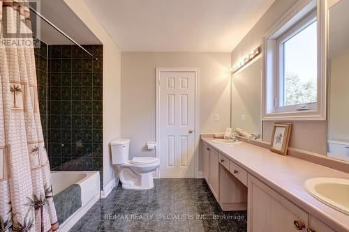 1505 Indian Road, Mississauga (Lorne Park), ON - Indoor Photo Showing Bathroom