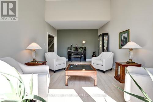 1505 Indian Road, Mississauga (Lorne Park), ON - Indoor Photo Showing Living Room