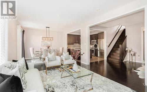 255 Cochrane Terrace, Milton, ON - Indoor Photo Showing Living Room