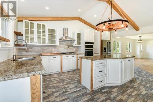 32534 Highway 62 N, Hastings Highlands, ON - Indoor Photo Showing Kitchen With Double Sink With Upgraded Kitchen