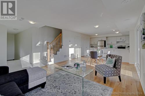 1 D Lookout Drive, Clarington (Bowmanville), ON - Indoor Photo Showing Living Room