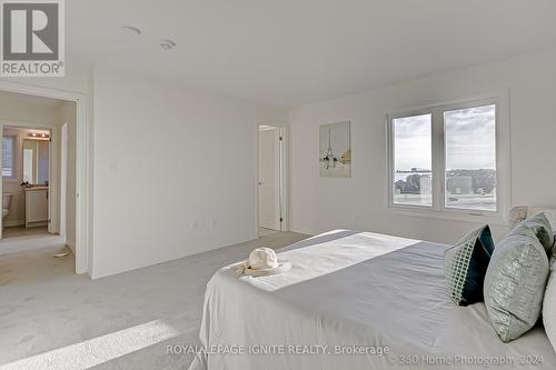 1 D Lookout Drive, Clarington (Bowmanville), ON - Indoor Photo Showing Bedroom