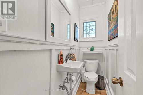 17 Avalon Place, Hamilton (Gibson), ON - Indoor Photo Showing Bathroom