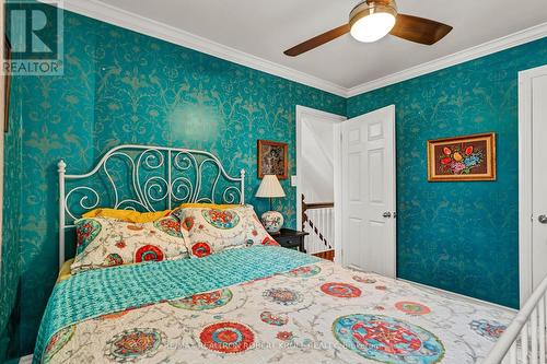 17 Avalon Place, Hamilton, ON - Indoor Photo Showing Bedroom