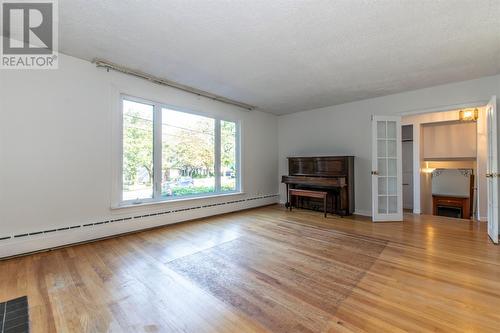 47 Portugal Cove Road, St. John'S, NL - Indoor Photo Showing Living Room