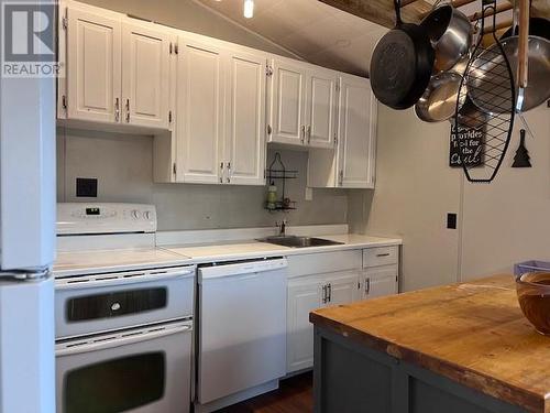 62 Bakers Bay Road, Alban, ON - Indoor Photo Showing Kitchen