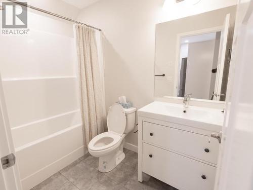 107-2009 Centennial Street, Whitehorse, YT - Indoor Photo Showing Bathroom