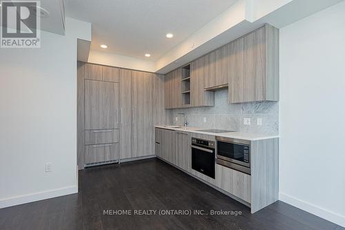 912 - 85 Mcmahon Drive, Toronto (Bayview Village), ON - Indoor