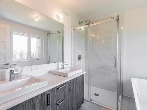 Ensuite bathroom - 146 Westcroft Road, Beaconsfield, QC 