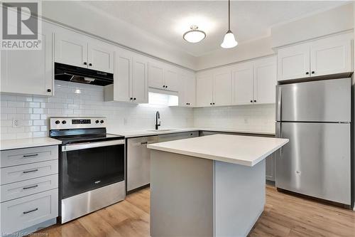 261 Woodbine Avenue Unit# 59, Kitchener, ON - Indoor Photo Showing Kitchen With Stainless Steel Kitchen With Upgraded Kitchen