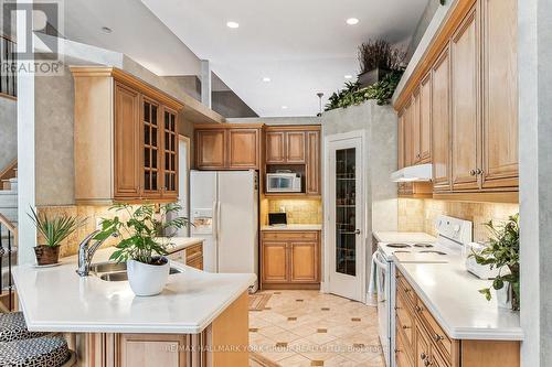 29 Arlington Way, Markham (Grandview), ON - Indoor Photo Showing Kitchen