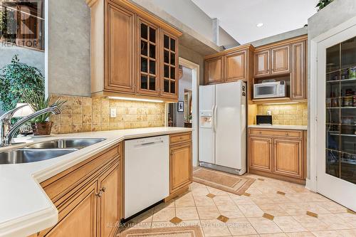 29 Arlington Way, Markham (Grandview), ON - Indoor Photo Showing Kitchen With Double Sink