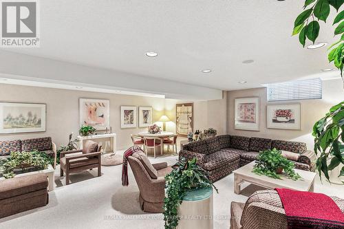 29 Arlington Way, Markham (Grandview), ON - Indoor Photo Showing Living Room