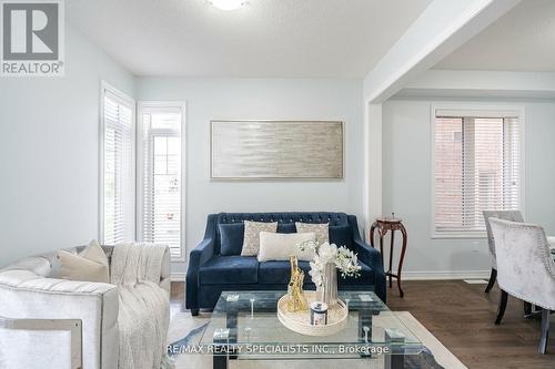 29 Ezra Crescent, Brampton, ON - Indoor Photo Showing Living Room