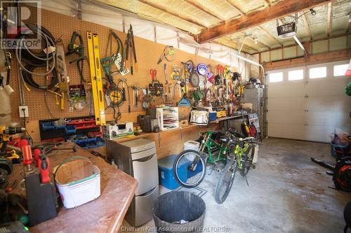 612 North Street, Dresden, ON - Indoor Photo Showing Garage