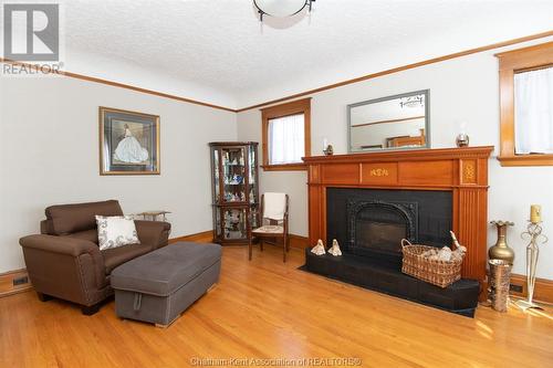 612 North Street, Dresden, ON - Indoor Photo Showing Living Room With Fireplace