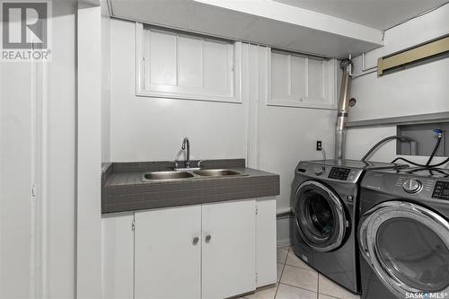 675 21St Street W, Prince Albert, SK - Indoor Photo Showing Laundry Room