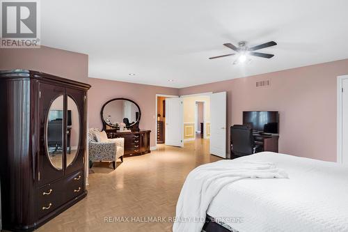 182 Clover Leaf Street, Vaughan, ON - Indoor Photo Showing Bedroom