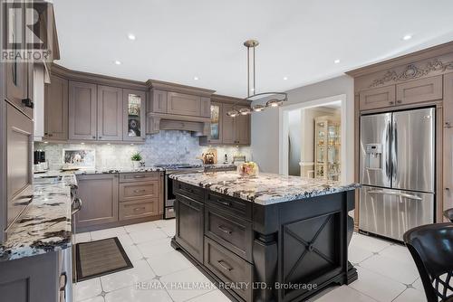 182 Clover Leaf Street, Vaughan, ON - Indoor Photo Showing Kitchen With Stainless Steel Kitchen With Upgraded Kitchen