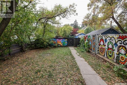 2058 Robinson Street, Regina, SK - Outdoor