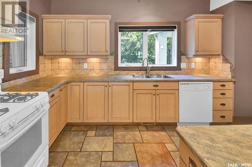 36145 Range Road 3051 Rm Corman Park #344, Corman Park Rm No. 344, SK - Indoor Photo Showing Kitchen With Double Sink