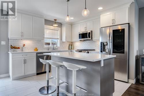 1095 Icewater Avenue, Windsor, ON - Indoor Photo Showing Kitchen With Upgraded Kitchen