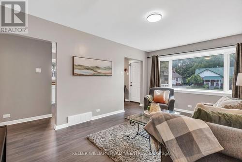 144 Essa Road, Barrie, ON - Indoor Photo Showing Living Room