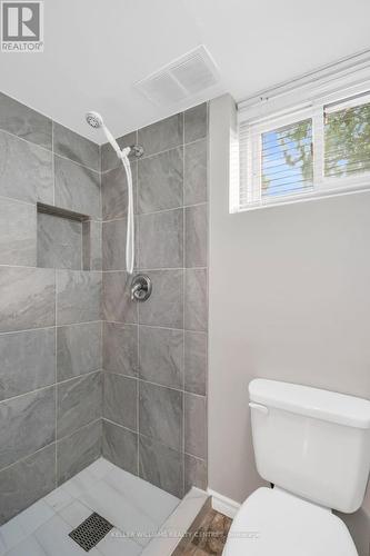 144 Essa Road, Barrie (Allandale), ON - Indoor Photo Showing Bathroom