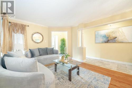 38 Sams Crescent, Brampton (Fletcher'S Meadow), ON - Indoor Photo Showing Living Room