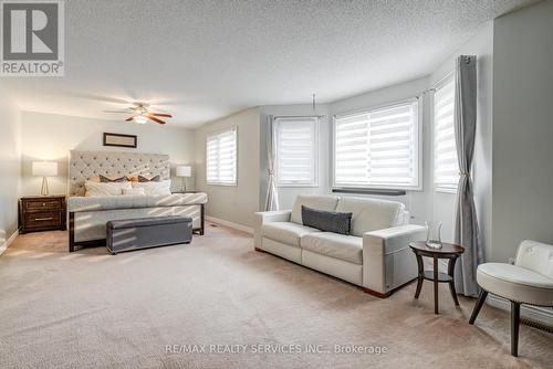 63 Leeward Drive, Brampton (Westgate), ON - Indoor Photo Showing Living Room