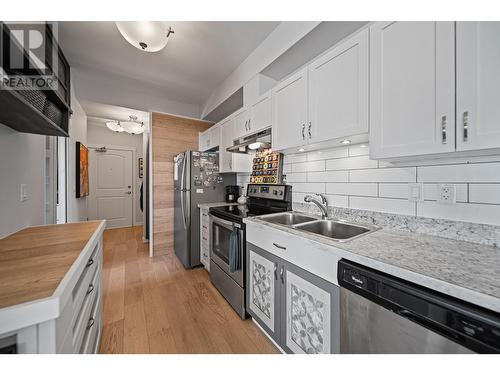 612-429 St Paul Street, Kamloops, BC - Indoor Photo Showing Kitchen With Double Sink