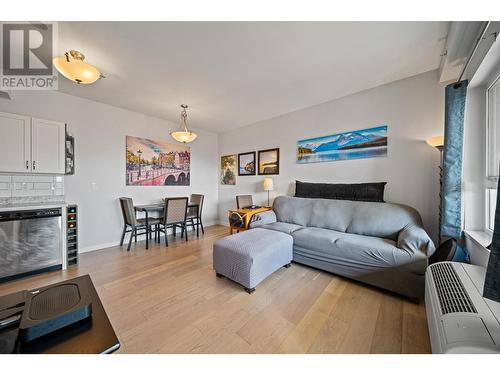 612-429 St Paul Street, Kamloops, BC - Indoor Photo Showing Living Room With Fireplace